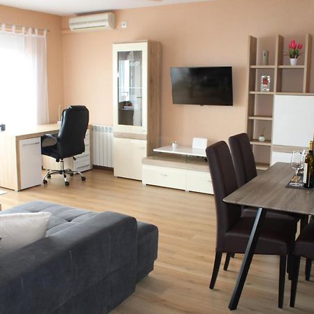 Apartman Lovro Rijeka Exteriör bild