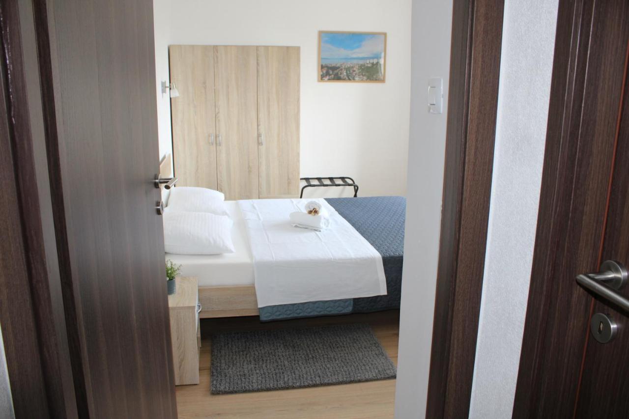 Apartman Lovro Rijeka Exteriör bild