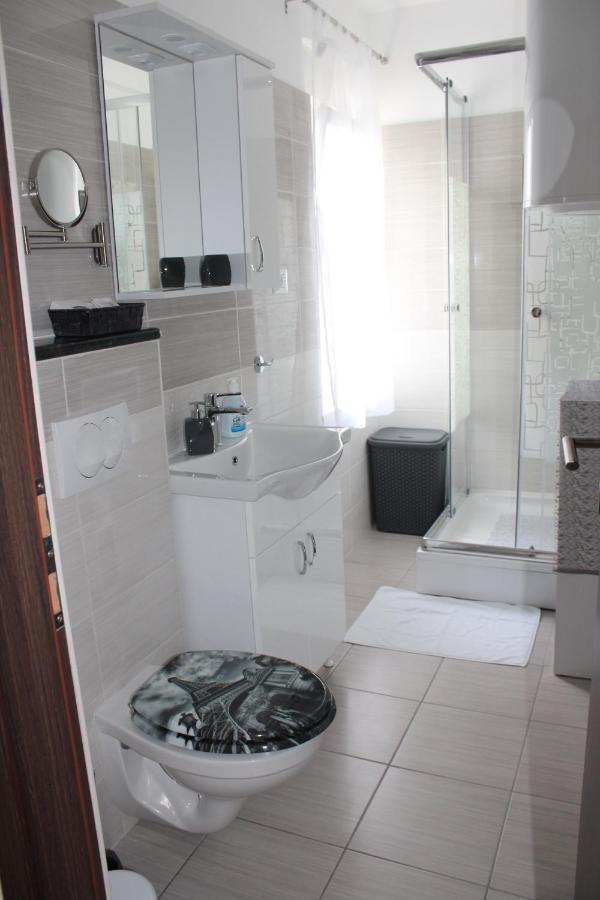 Apartman Lovro Rijeka Exteriör bild